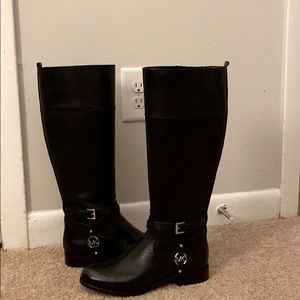 S8 Micheal Kors Boots